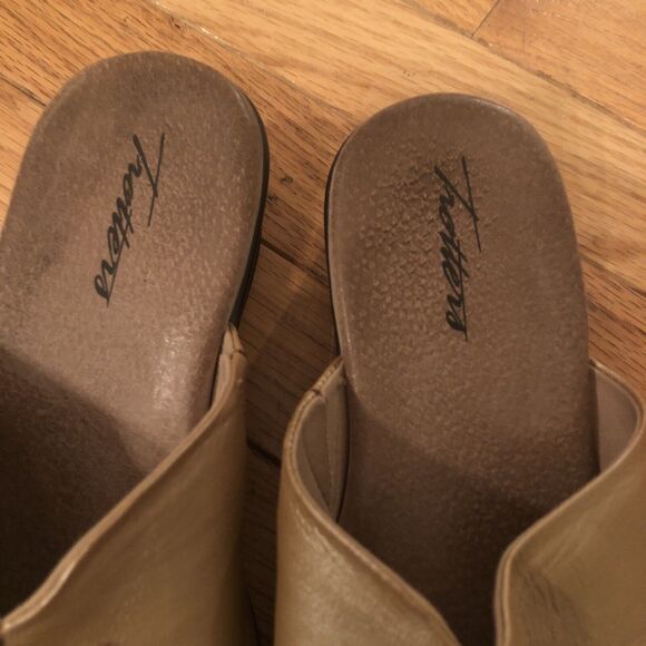 TROTTERS‎ ELLIE Slides Sandals Shoes Goldwash Leather 6W - Picture 2 of 9